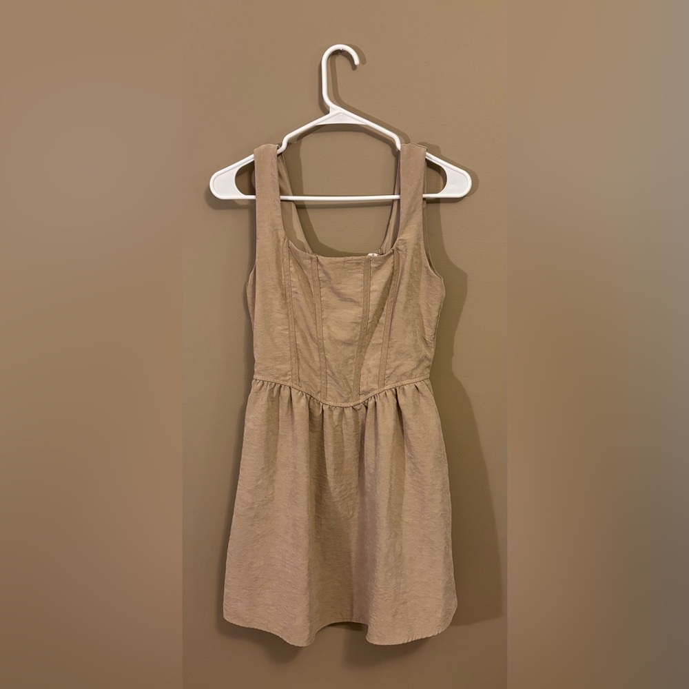 Elegant Beige Sleeveless Dress